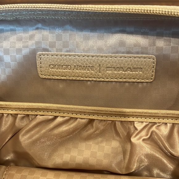 Giorgio Armani x Eva Air Business Class amenity kit. NEW - Picture 3 of 6